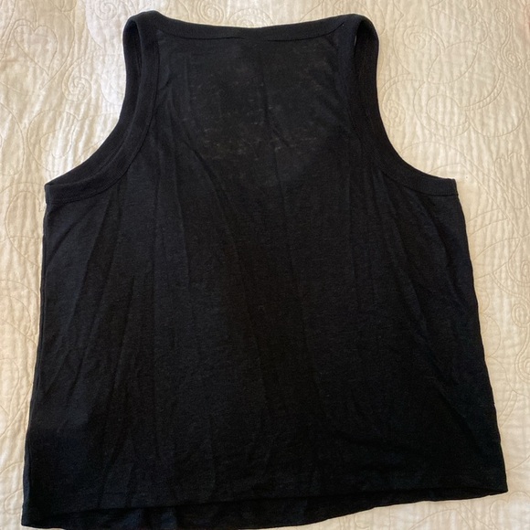 Bundle of 2 new Old Navy tanks - Picture 2 of 3